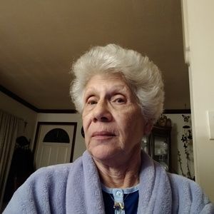 Meet your Posher, Lola